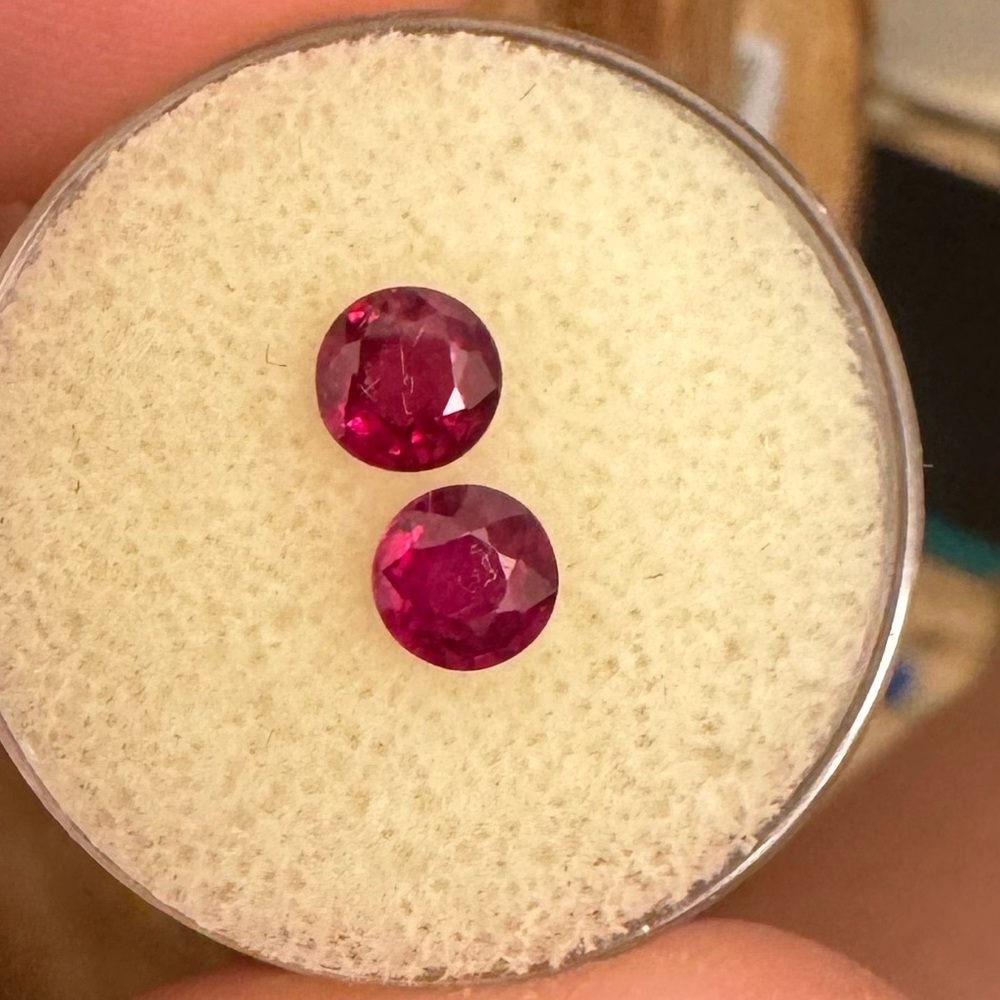 1.53ct genuine clean rubies pair in gem
Jar - Picture 2 of 13